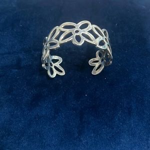 Retired James Avery flor cuff